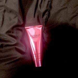 Victoria Secret Bombshell Fragrance Lotion